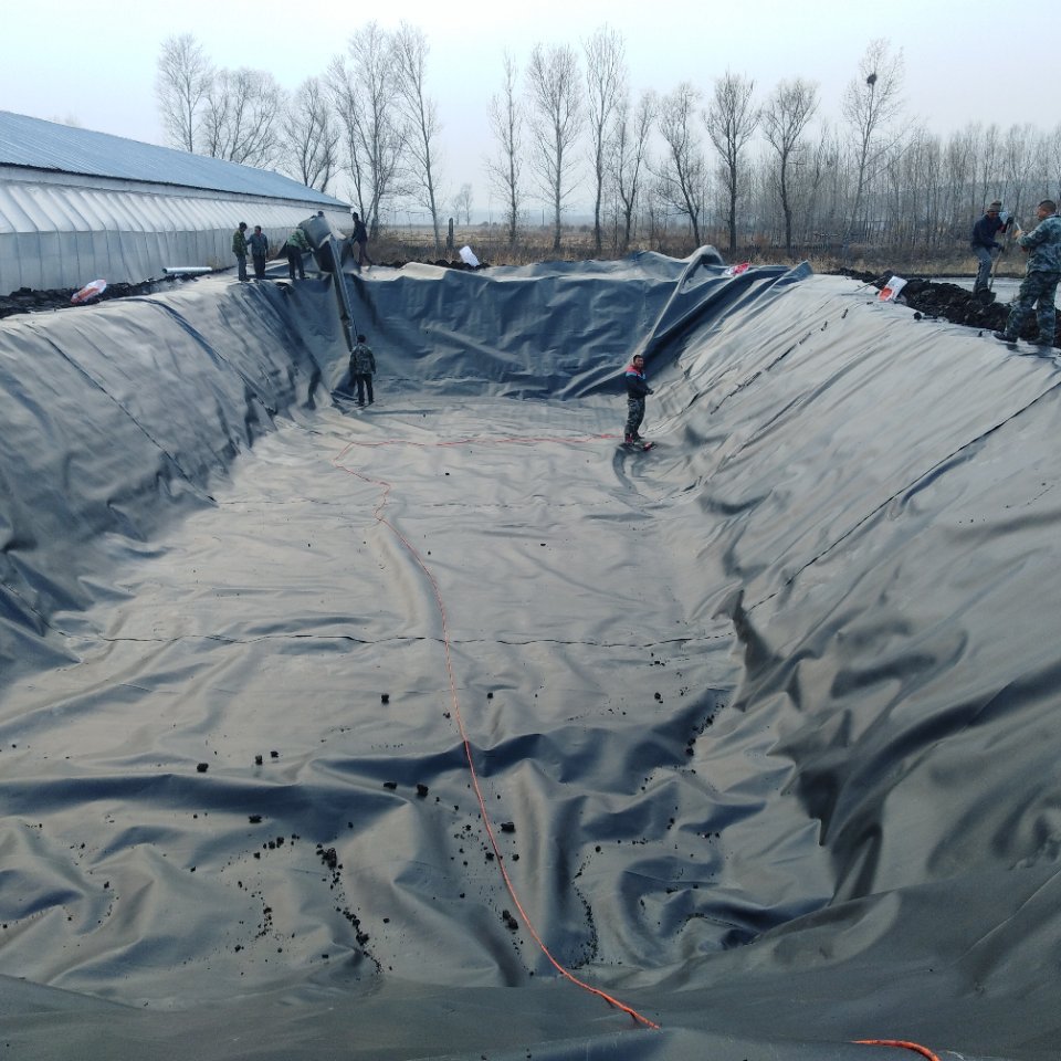 HDPE91香蕉视频下载地址膜怎麽施工更能複合汙水池防滲要求？